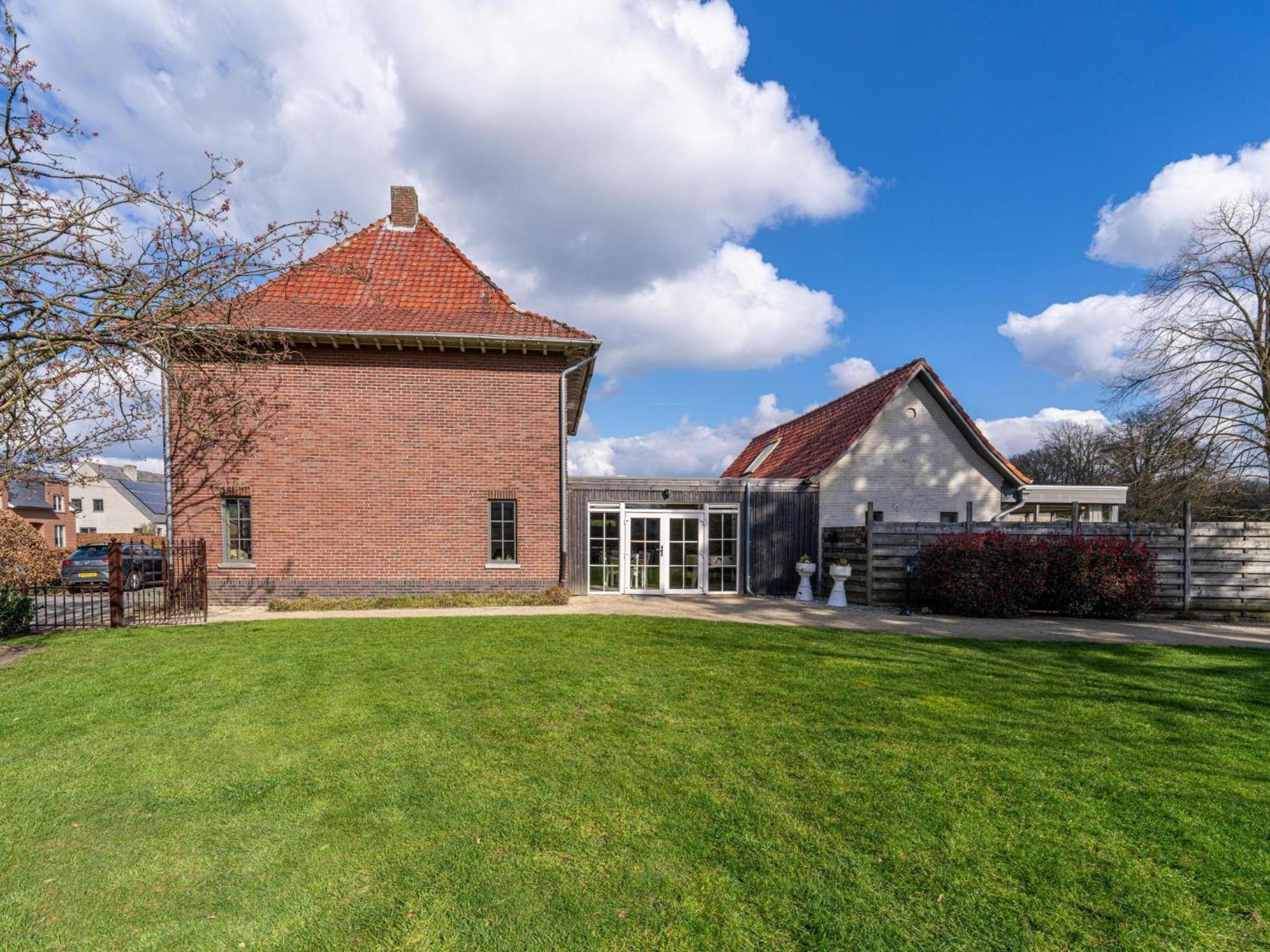Het Bruegelhof Villa Peer Buitenkant foto